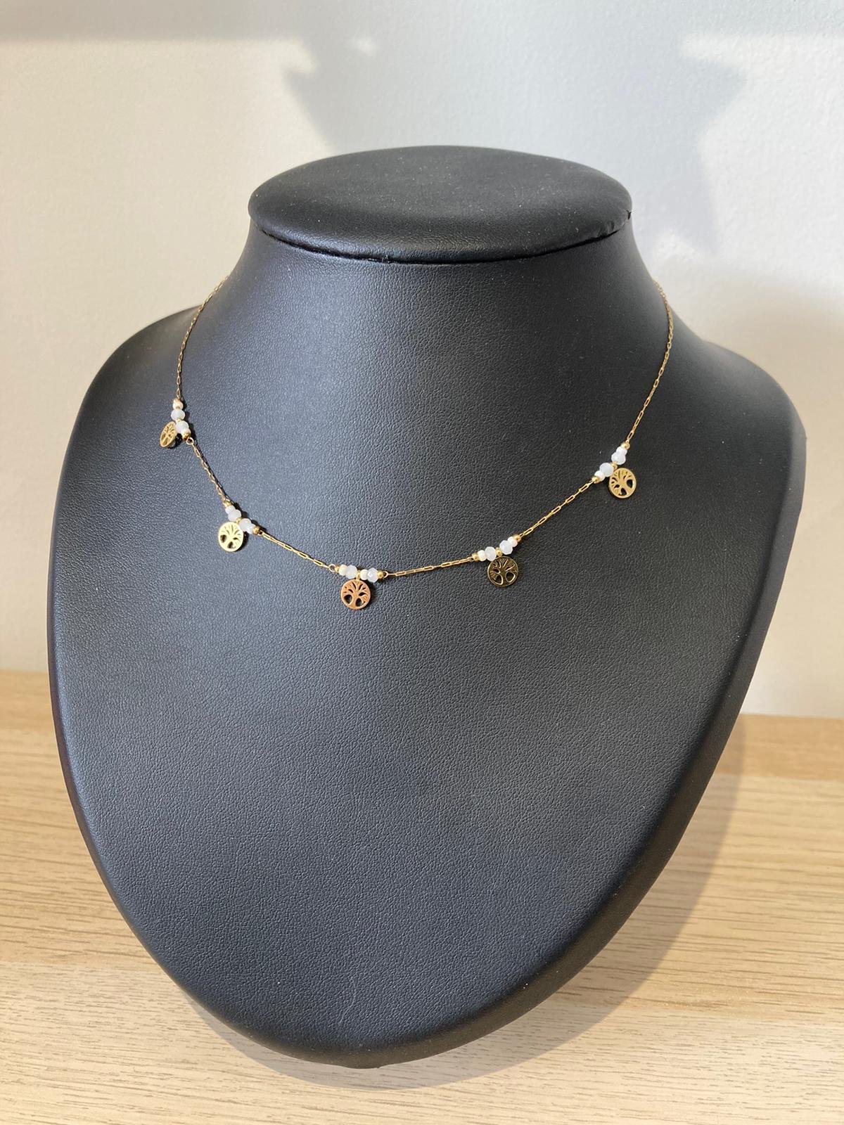 Collier Fin Plaqué Or avec Petits Arbres Incrustés dans des Cercles Dorés